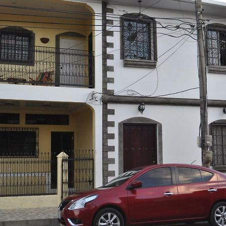 Hotel Casa Blanca León Exterior foto